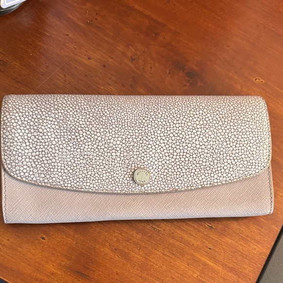 Michael Kors Handbags - Michael Kors Elegant Cream Textured Women's Clutch